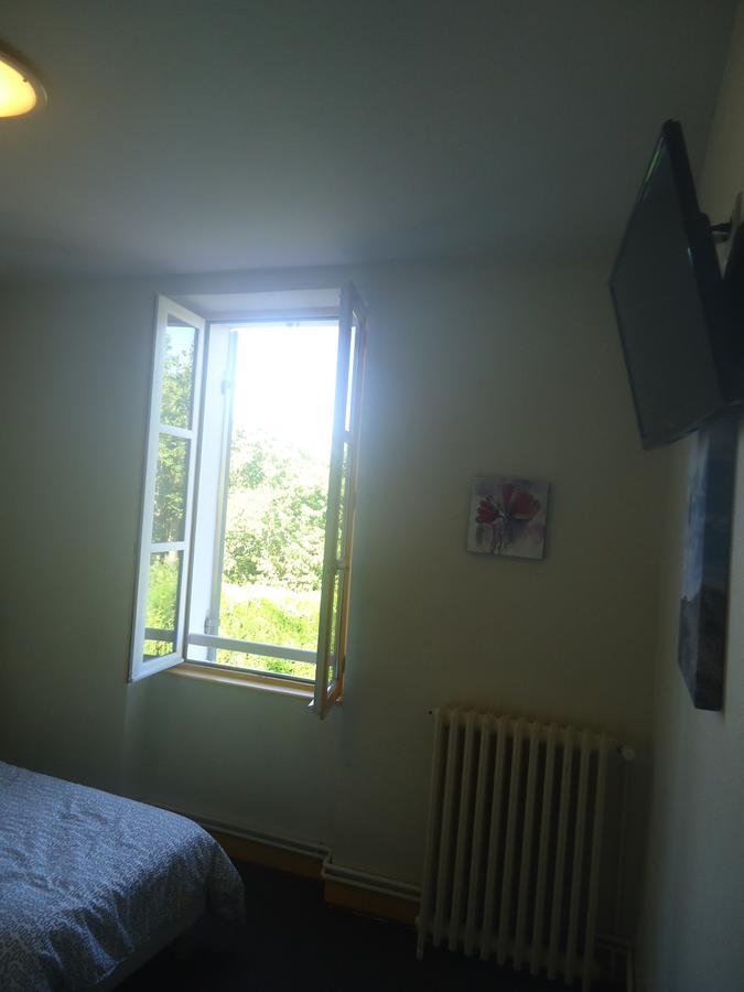 Logis Hotel Du Champ De Foire Saint-Aulaye-Puymangou Dış mekan fotoğraf