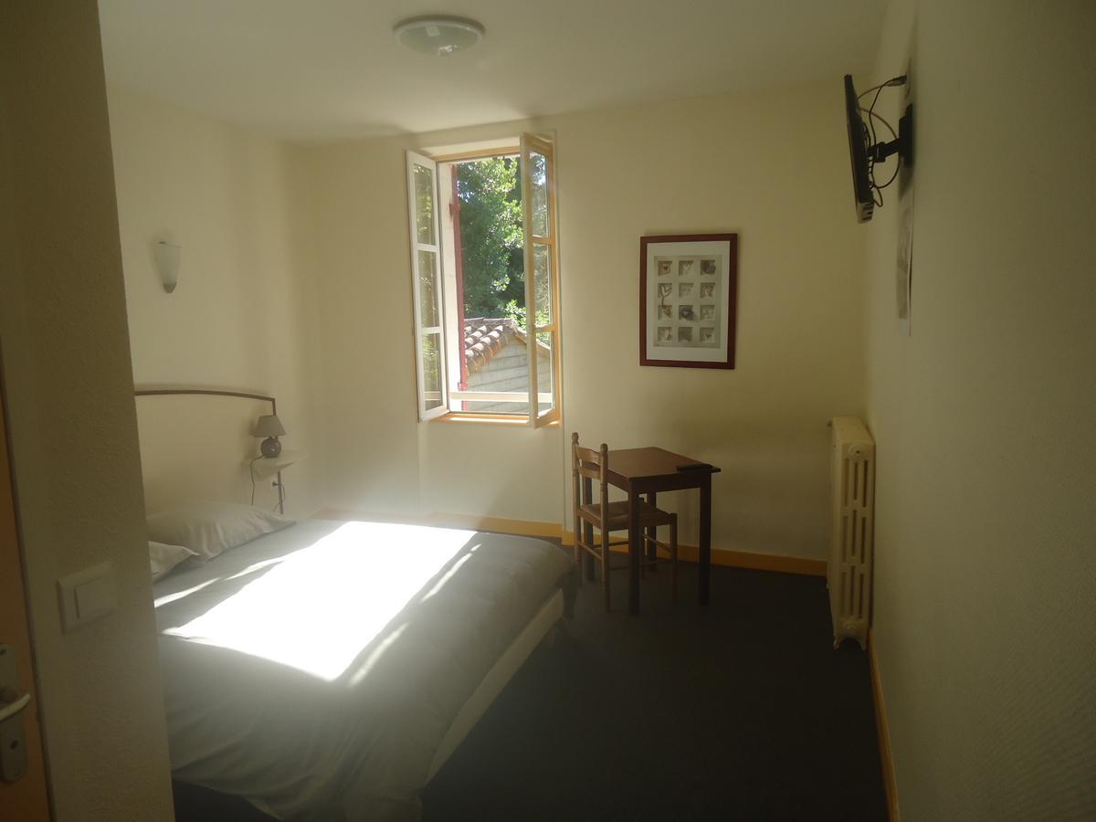 Logis Hotel Du Champ De Foire Saint-Aulaye-Puymangou Dış mekan fotoğraf